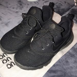 Black Nike Sneaker 7 Womens